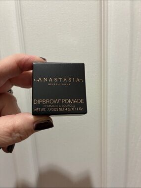 Anastasia Dip Brow Pomade in Soft Brown